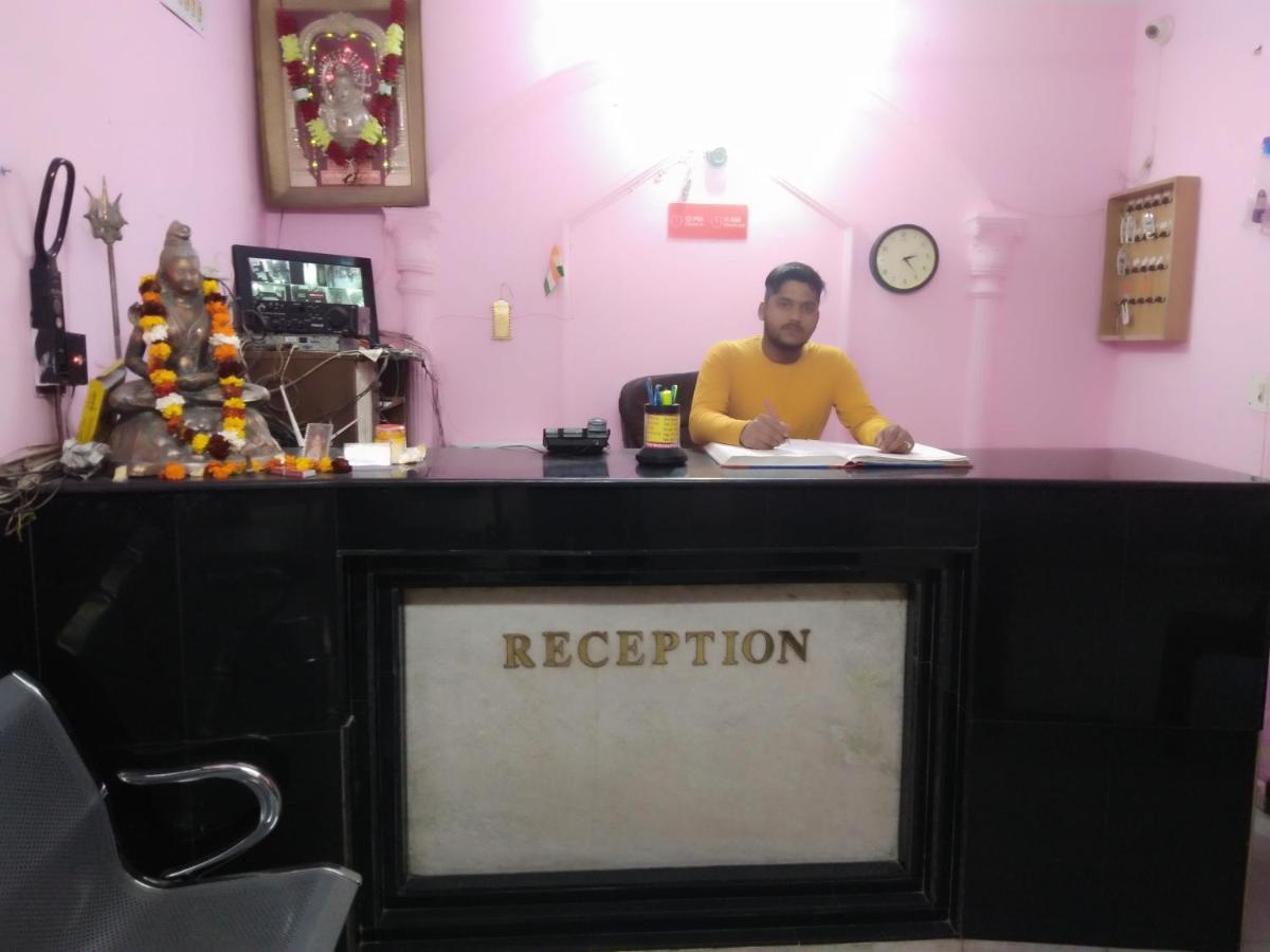 Hotel Raj Hans Dx Yeni Delhi Dış mekan fotoğraf